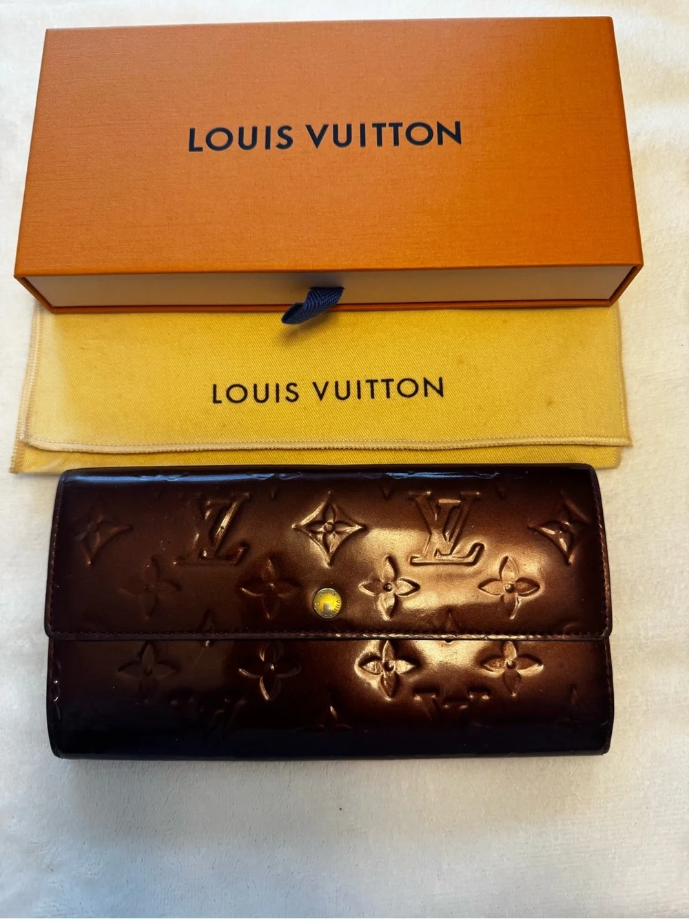 Louis Vuitton Vernis Sarah Wallet Amarante
